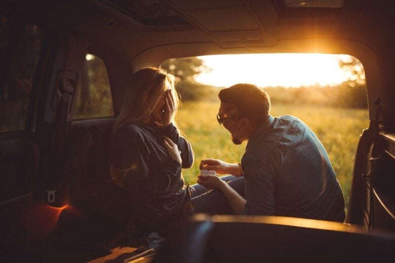 happy couple, grand romantic gestures for her