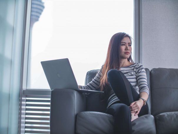 girl on computer, online therapy