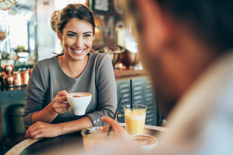 couple having coffee, first date tips for women