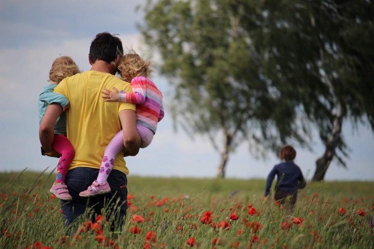 dad and kids, happy Father's Day quotes