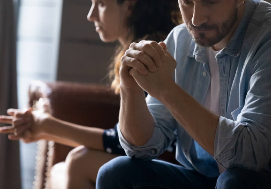 couple sad going through something signs your husband doesn’t find you attractive