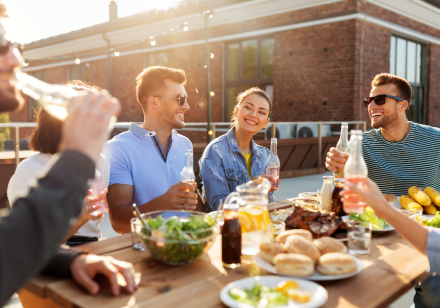 group of friends hanging out guy talk to a girl what to talk about with a girl