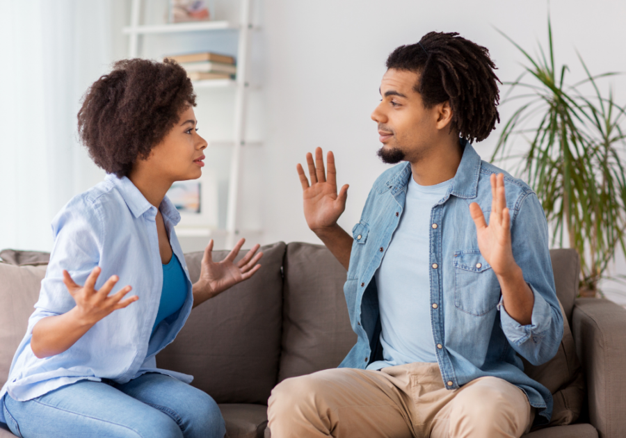 man and woman fighting signs he knows he hurt you