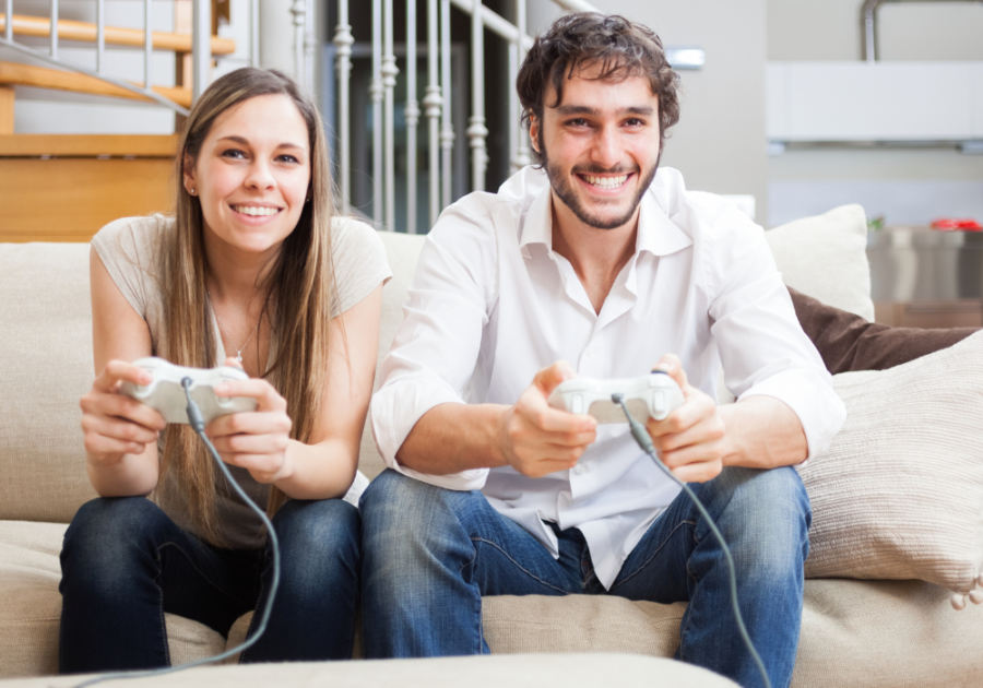 couple playing video games birthday ideas for boyfriend