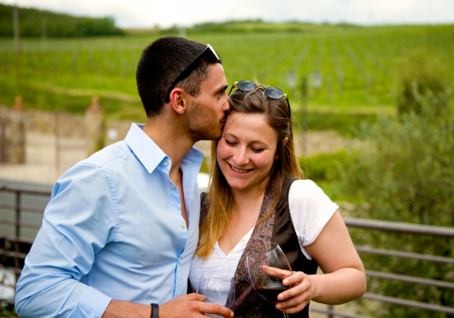 man kisses his girlfriend birthday ideas for boyfriend