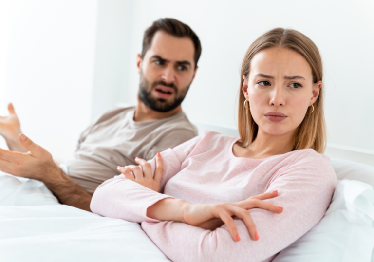 couple not in good terms signs of contempt in relationships