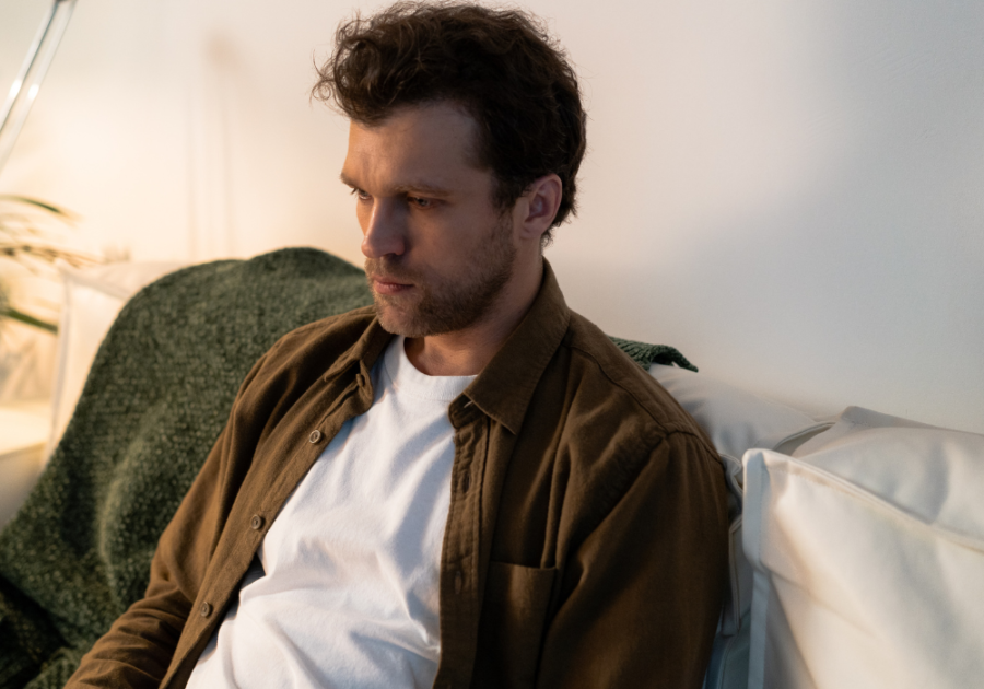 man sad remembering his ex  can't stop thinking about my ex