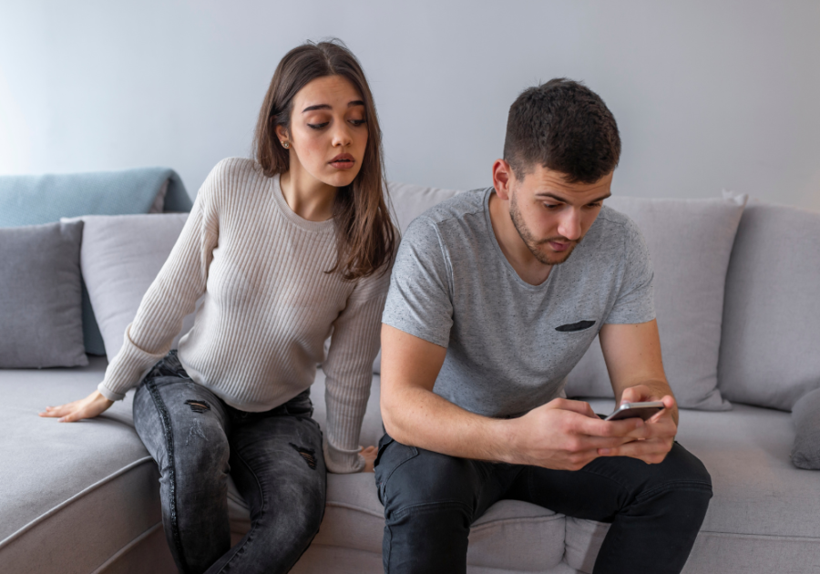 wife trying to see husband's phone can a narcissist be faithful