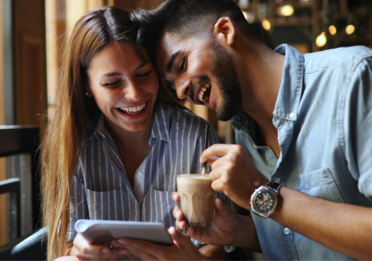 man leaning towards his girlfriend body language of a man secretly in love with you