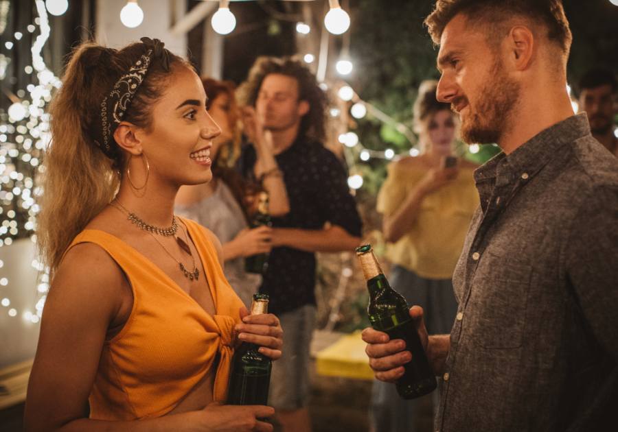 couple talking at restaurant dating a cop